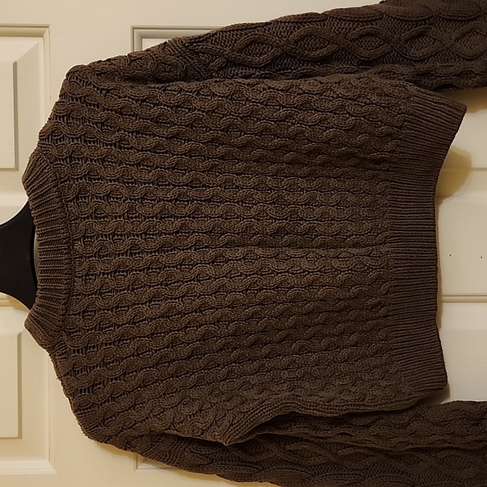 Moon & Madison Cropped Cable Knit Sweater - Picture 4 of 7